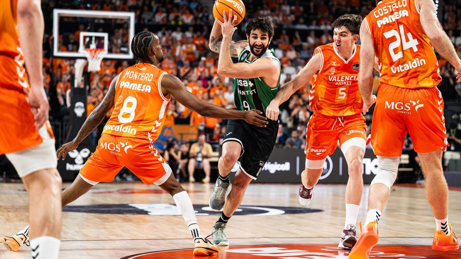 Valencia Basket'ten Joventut'a Uzatmalarda Acımasız Darbe: Yarı Final Serisi Kızıştı