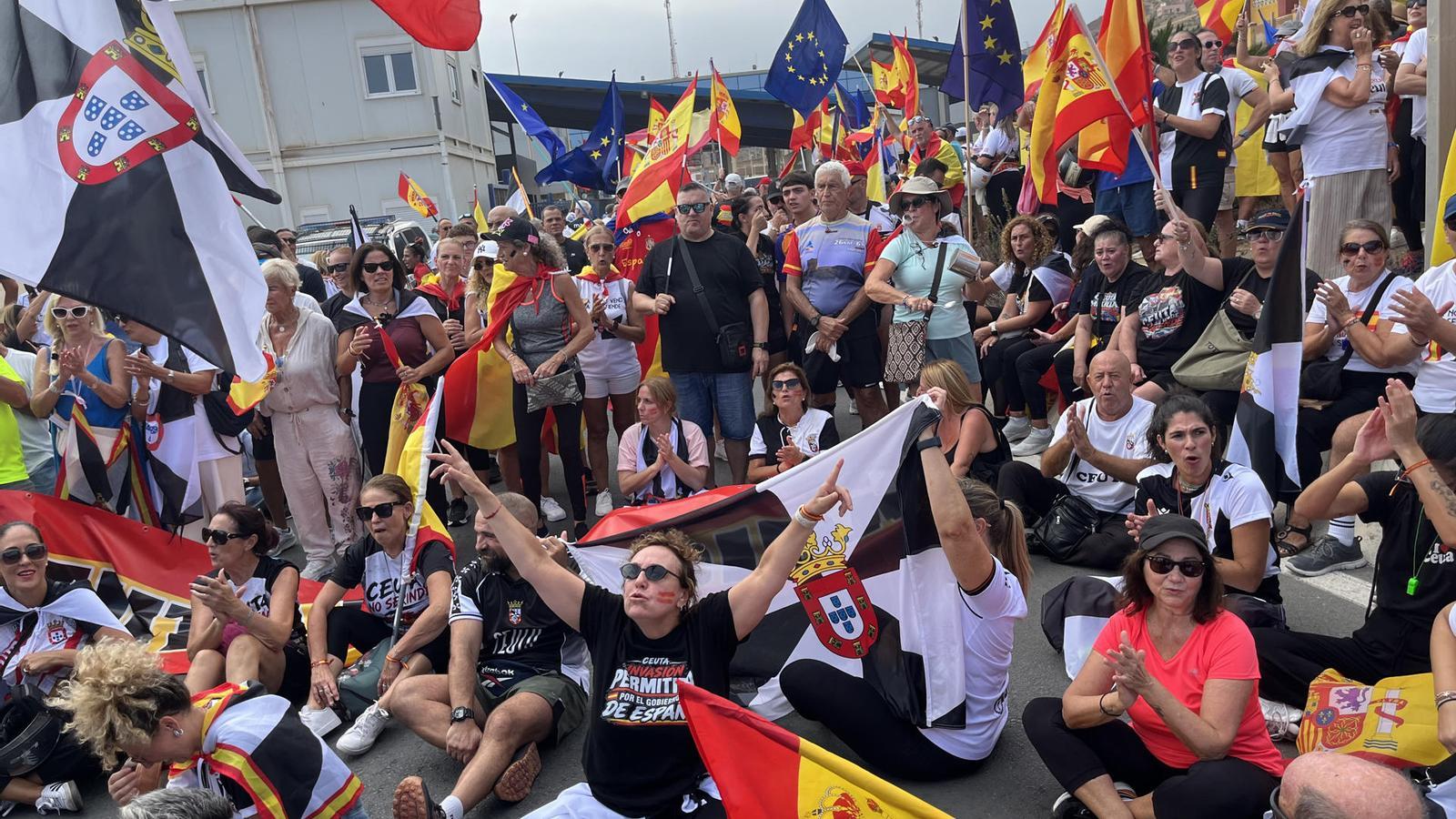 Ceuta'da Göçmen Akınına Karşı Büyük Protesto: "SOS Ceuta İşgal Altında"
