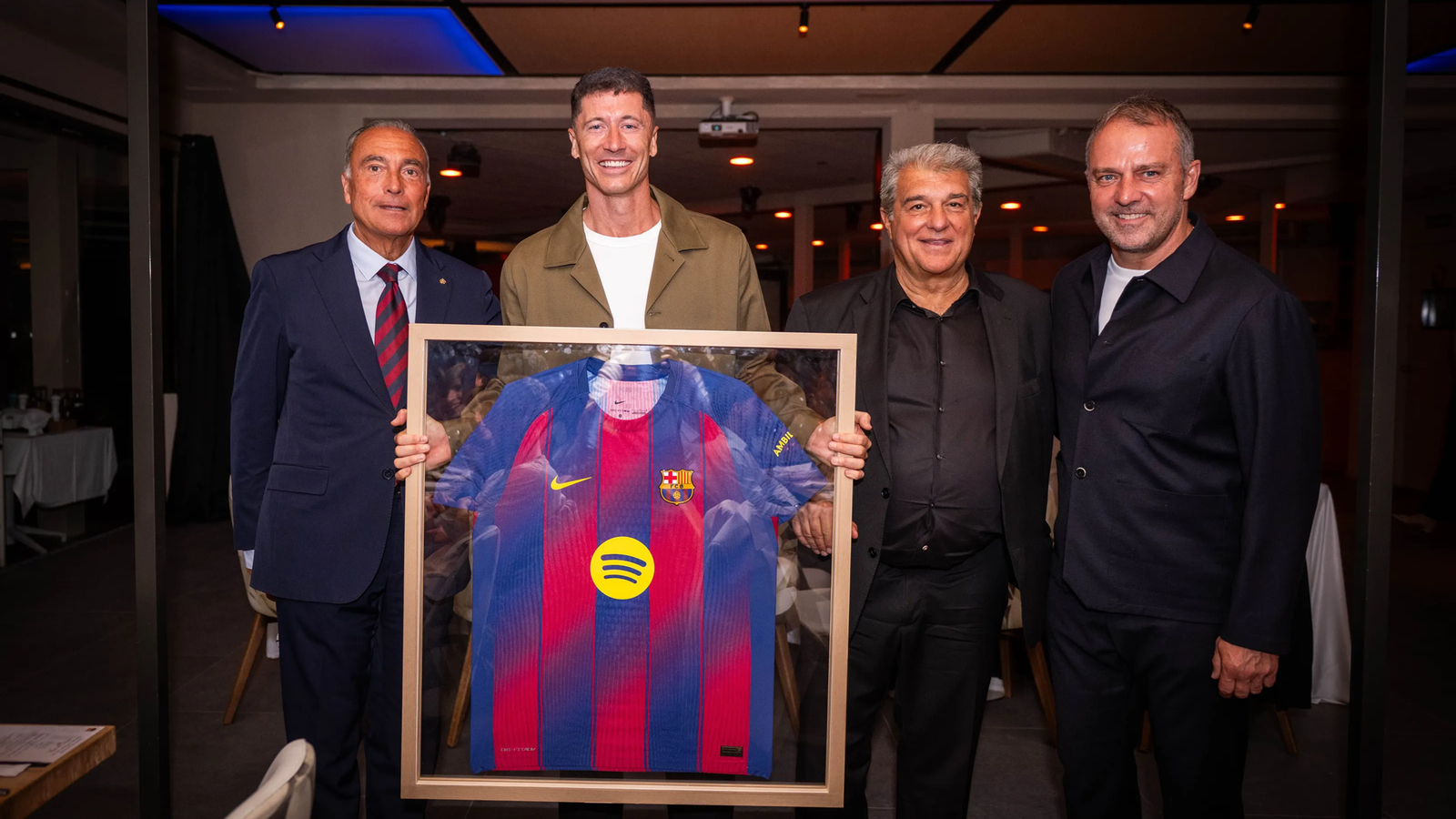 FC Barcelona'dan Hem Şampiyonluk Coşkusu Hem de Veda Melankolisi: Lewandowski'ye Özel Gece