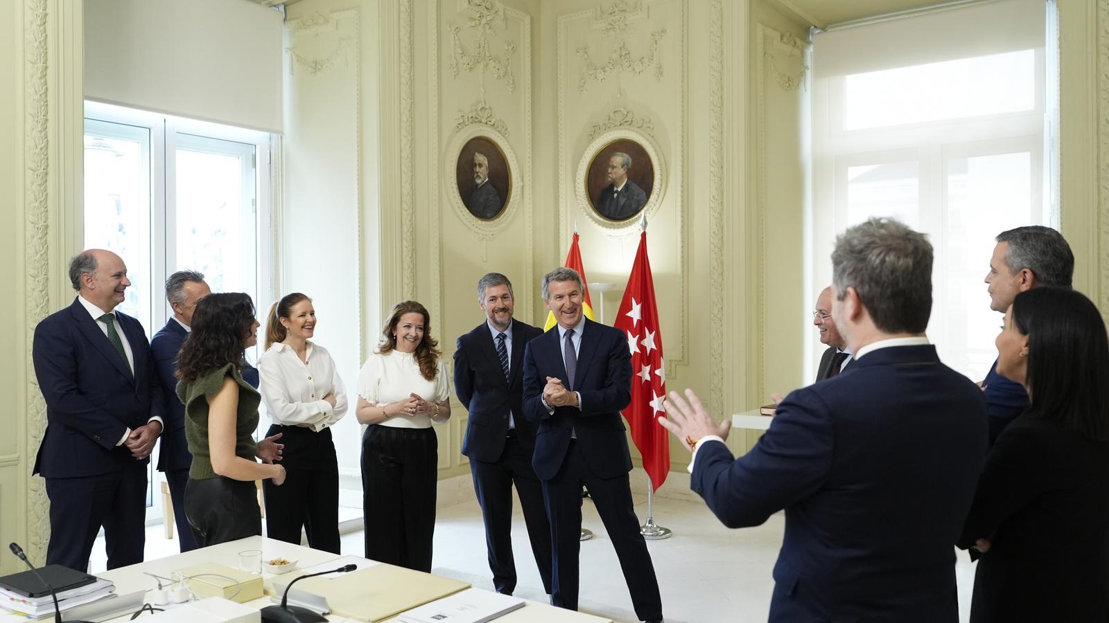 Feijóo'dan Vergi İndirimi Sözü: Ayuso İle Stratejik Zirve Sonrası Moncloa Hedefi