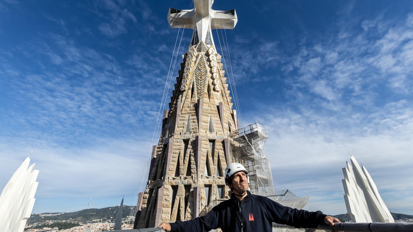 Sagrada Familia'nın Gökyüzündeki Mimarları: 20 Yıllık Yükseklik Korkusuz Bir Rüya