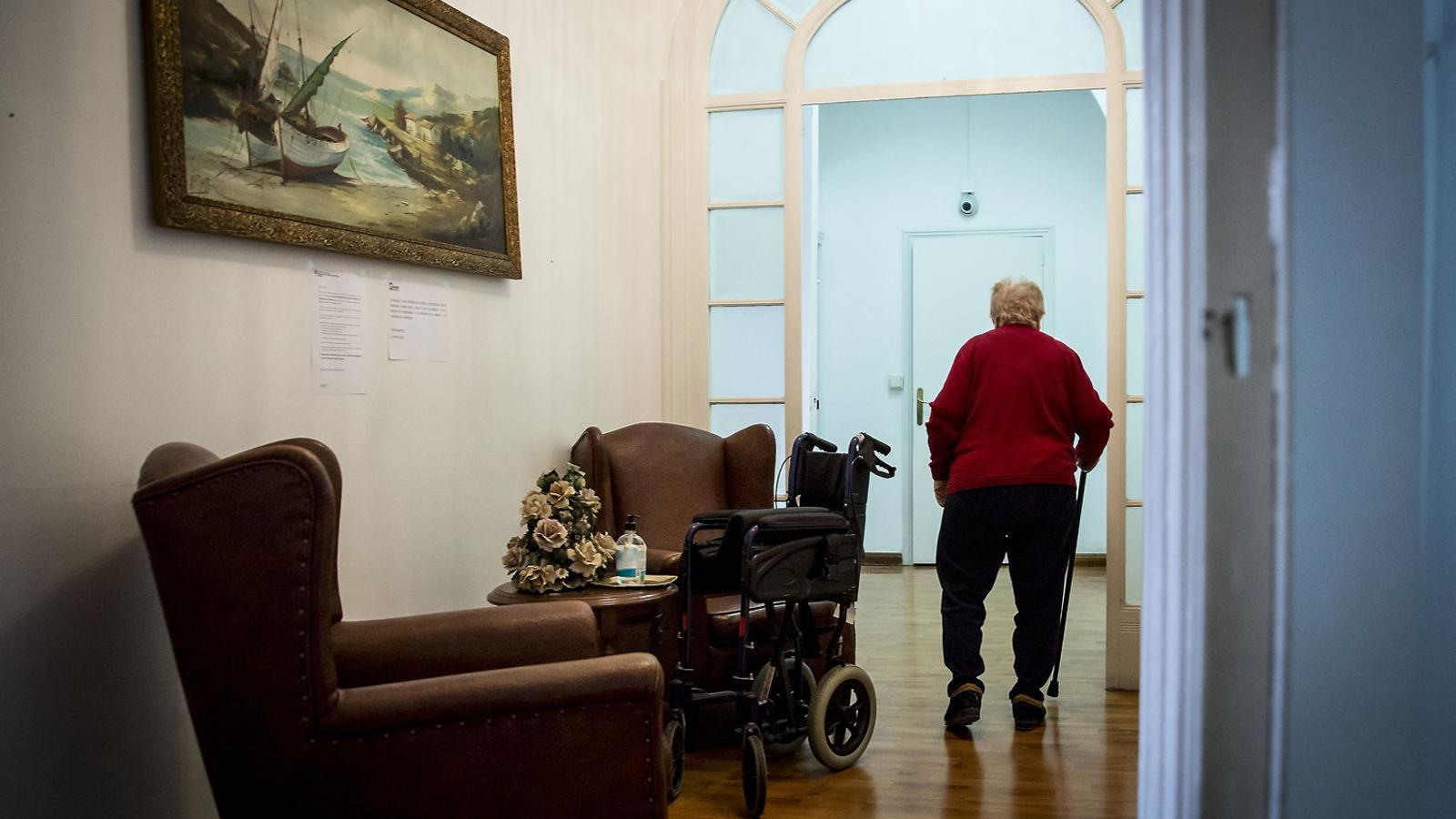 Cinsiyet Yanılgıları Kadınlarda Alzheimer Teşhisini Geciktiriyor: Katalonya'dan Kritik