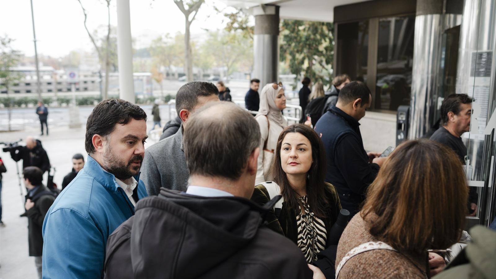 Ketty Garat: İspanya'nın Sağ Kanat Medyasının Yükselen Yeni Yıldızı ve Tartışmalı