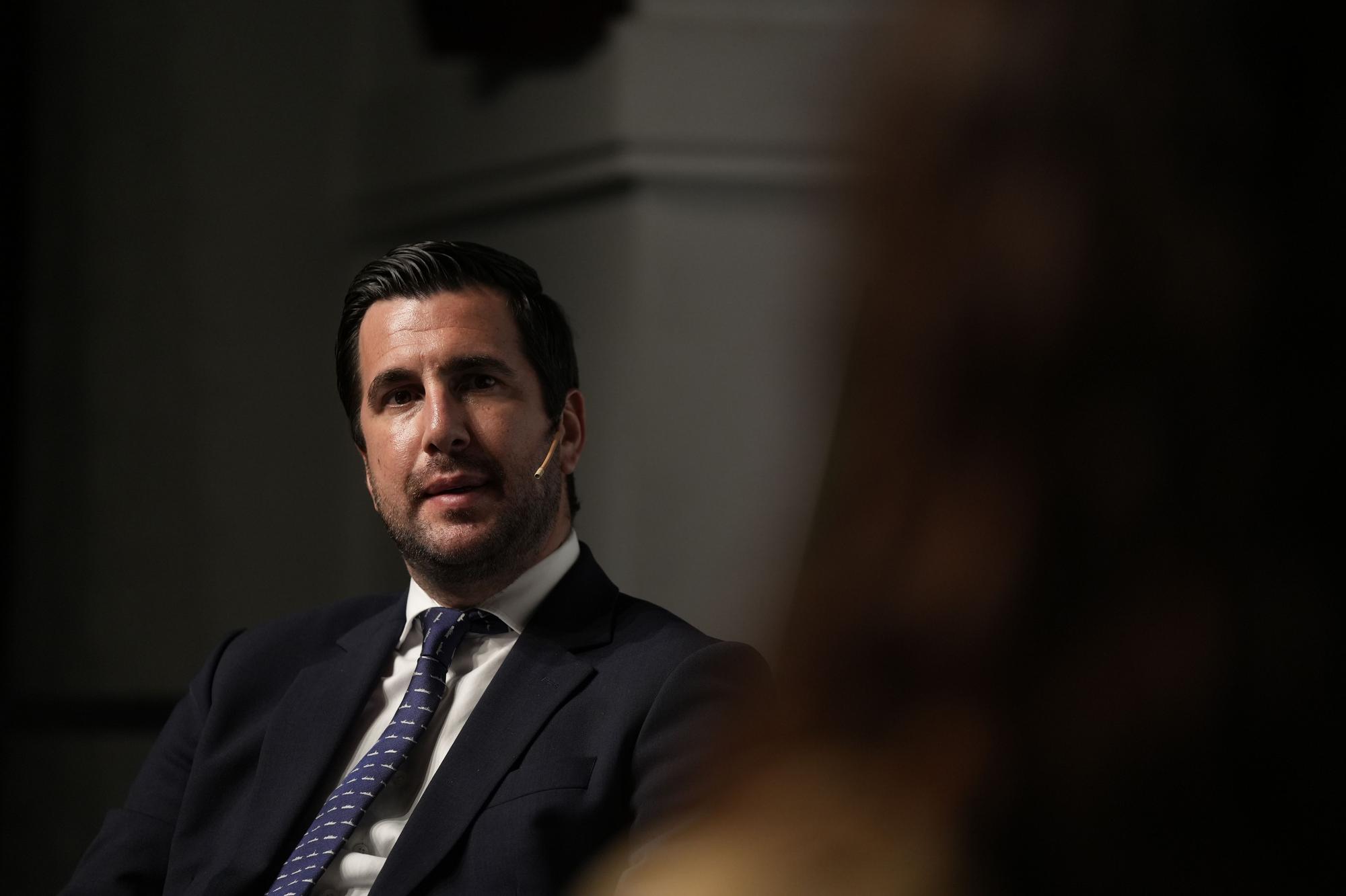 Florentino Pérez'e Meydan Okuyan Gizemli İş İnsanı: Enrique Riquelme Kimdir?