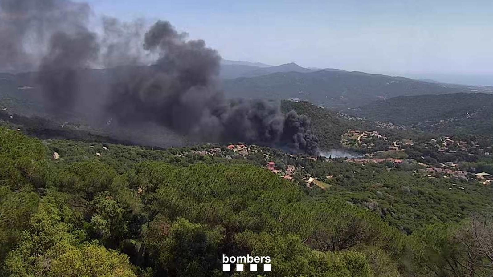 Maresme'de Büyük Yangın Alarmı: Òrrius Halkı Evlerine Kapandı, ES-ALERT Devrede!