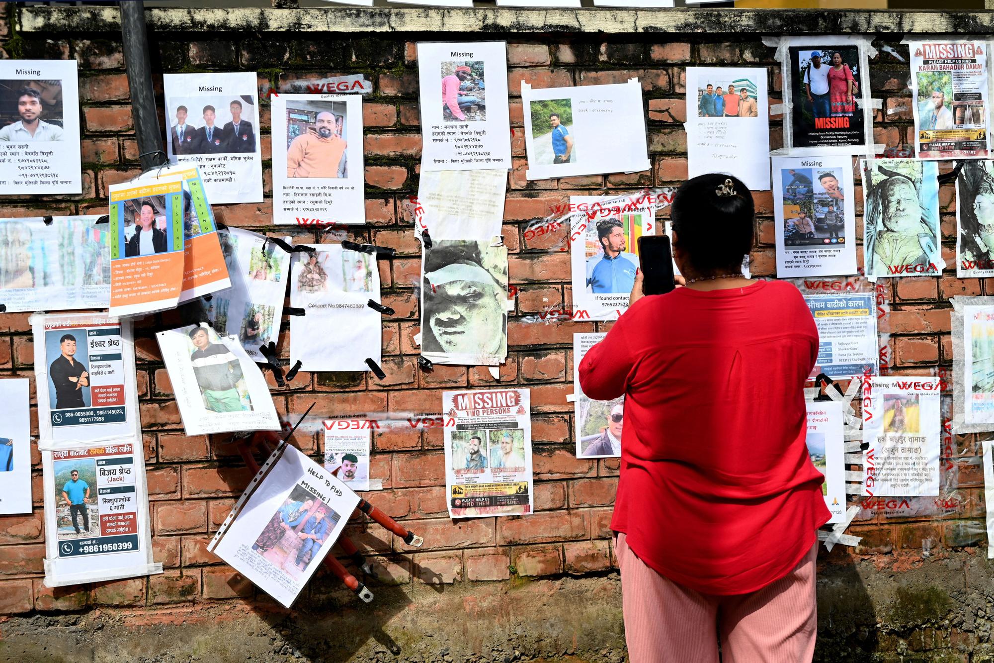 Nepal'de Sel Felaketi: Binlerce Kayıp, Toplu Definler ve İnsani Kriz Derinleşiyor