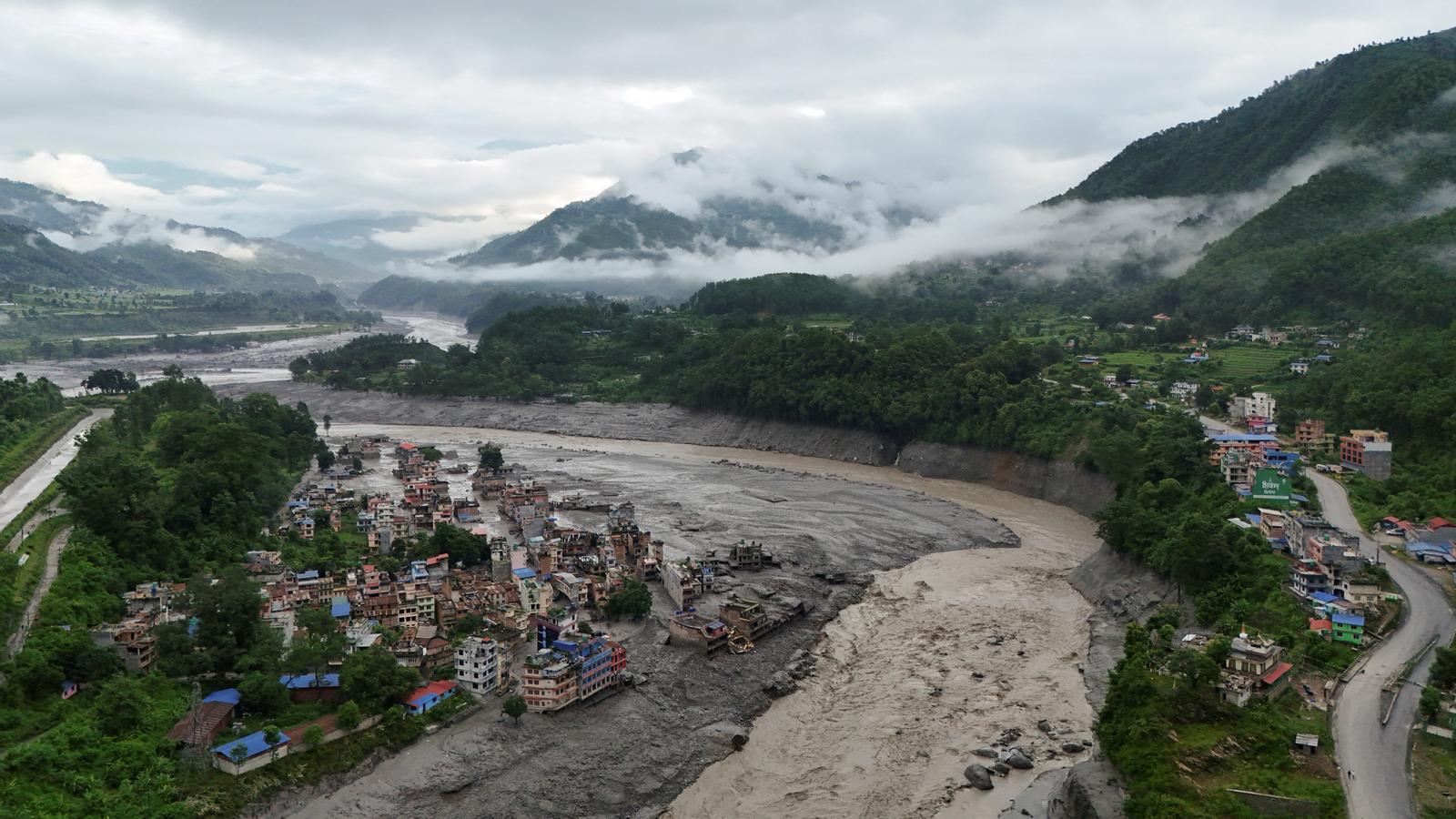 Himalaya'da Yıkım: Nepal ve Tibet'teki Sel Felaketinde Yüzlerce Ölü ve Kayıp