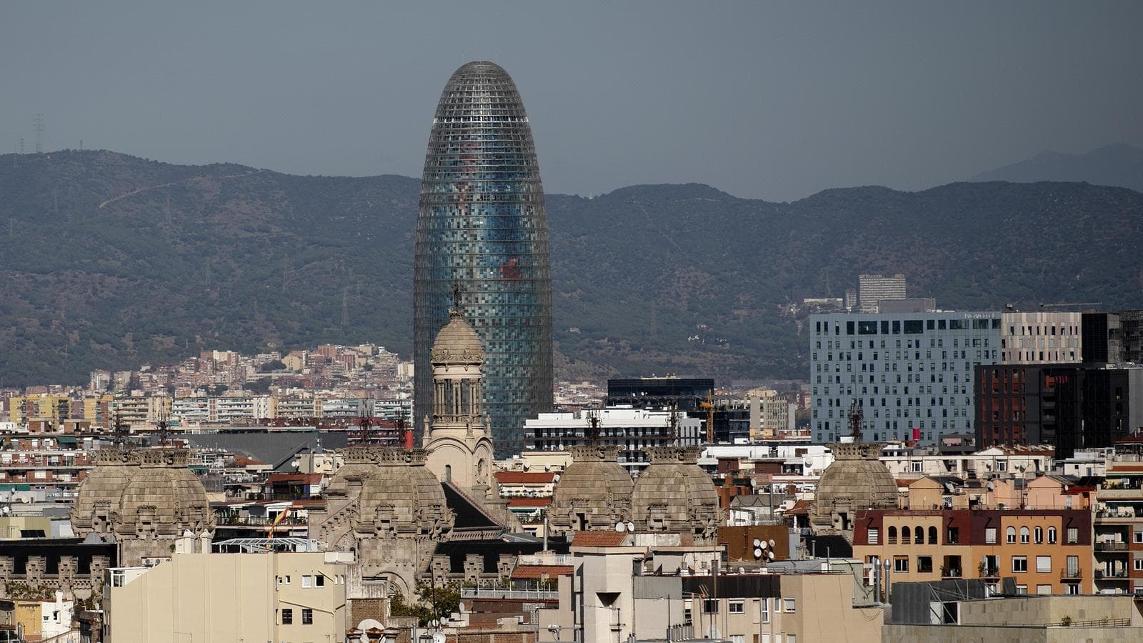 Barselona'da Comuns-ERC Çatışması Konut Tedbirlerini Durdurdu