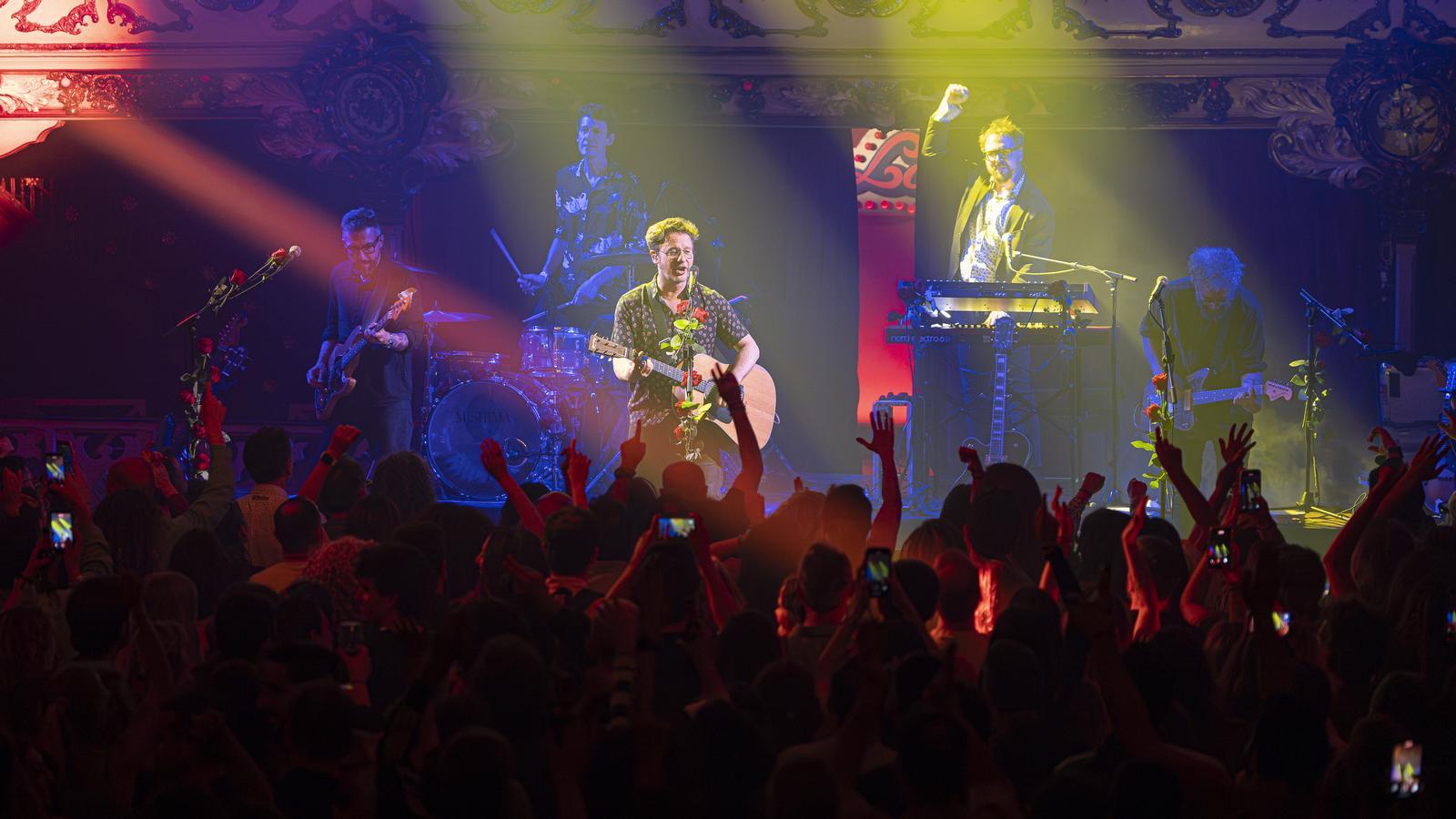 Barselona'da Edebiyat ve Müziğin Dansı: Mishima ve Şairler Sant Jordi'yi Kutluyor