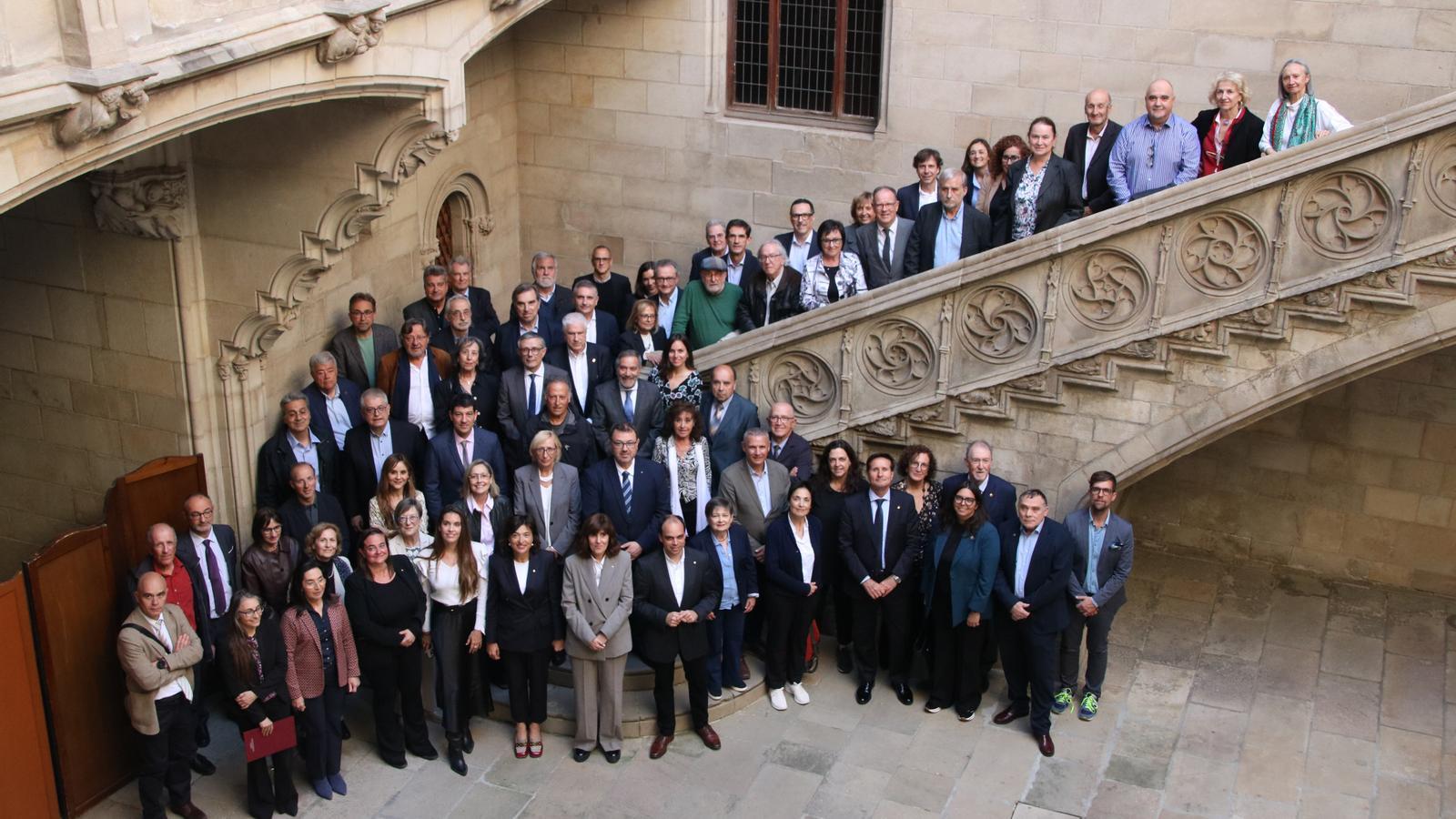 Katalonya'dan Kamu Yönetimine Şeffaflık Darbesi: Bağımsız Üyeler Kurullara Katıldı