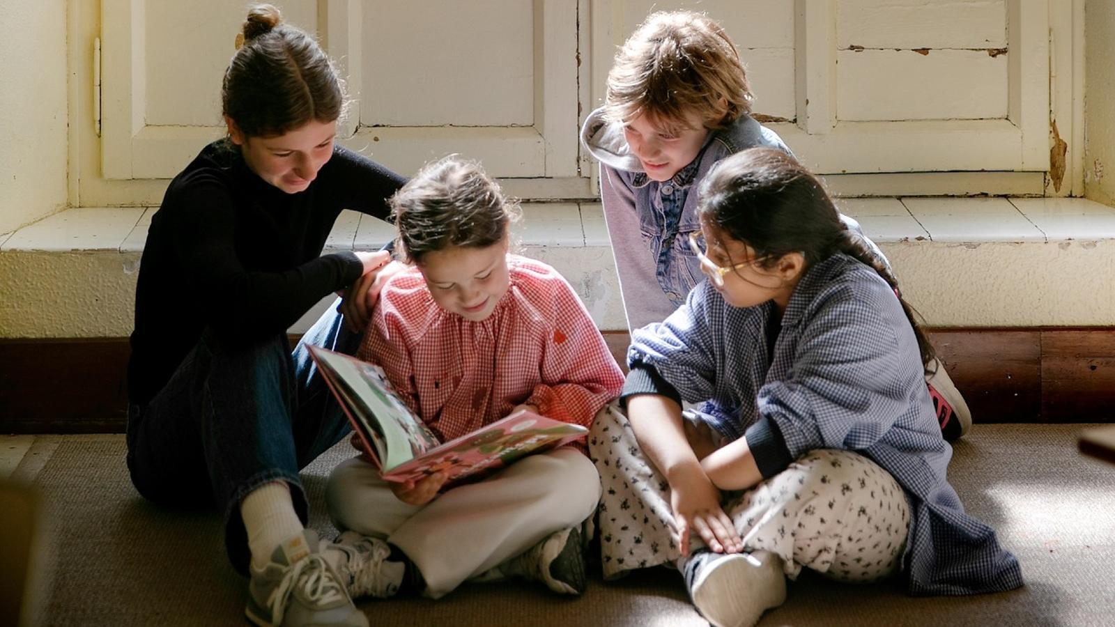 Barselona'dan Genç Okurların Sant Jordi Mesajı: Kitabını Bul!