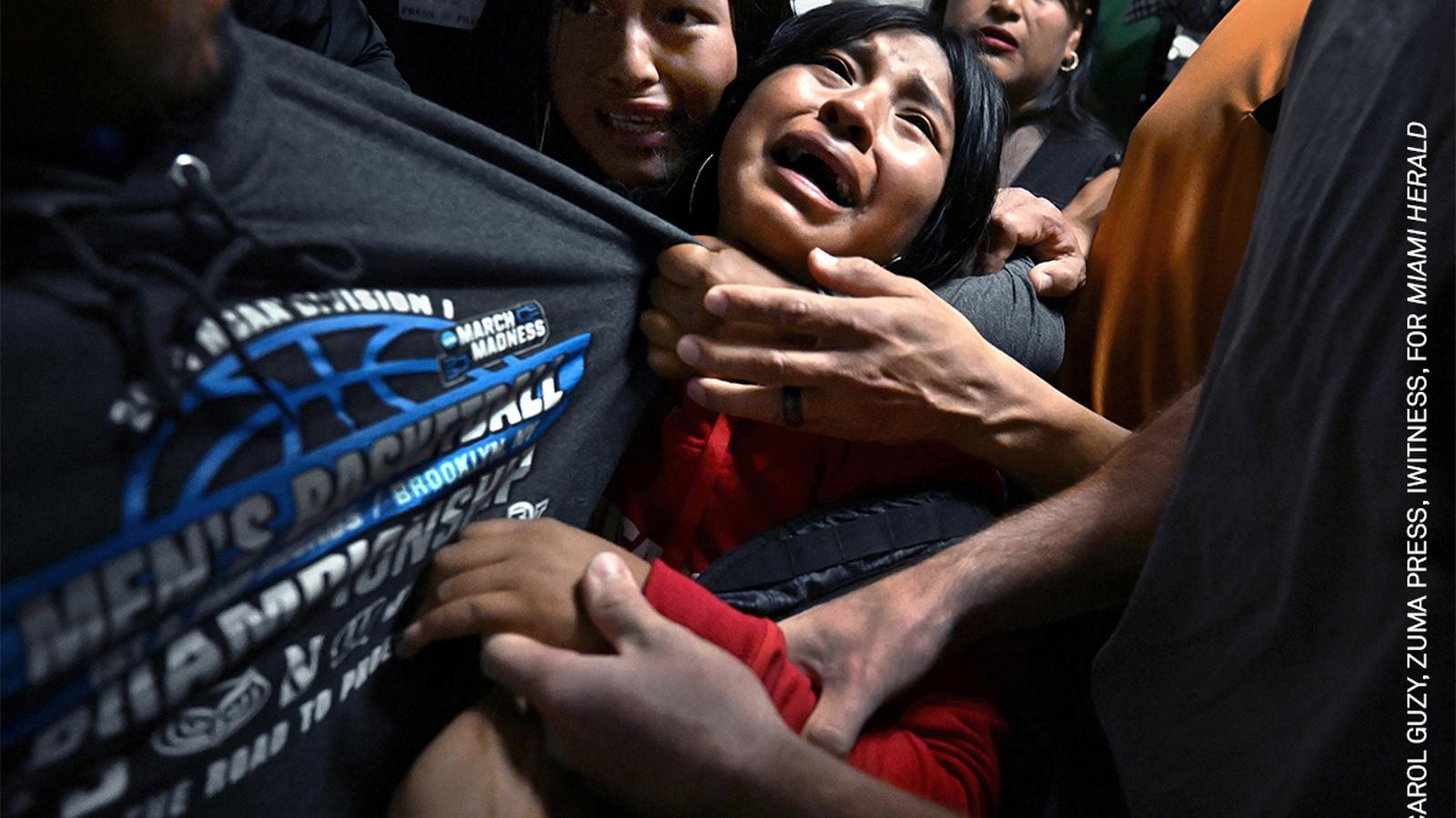 ABD'deki Göçmen Dramı World Press Photo'da Zirvede: Ailelerin Parçalanışı Ödüllendirildi
