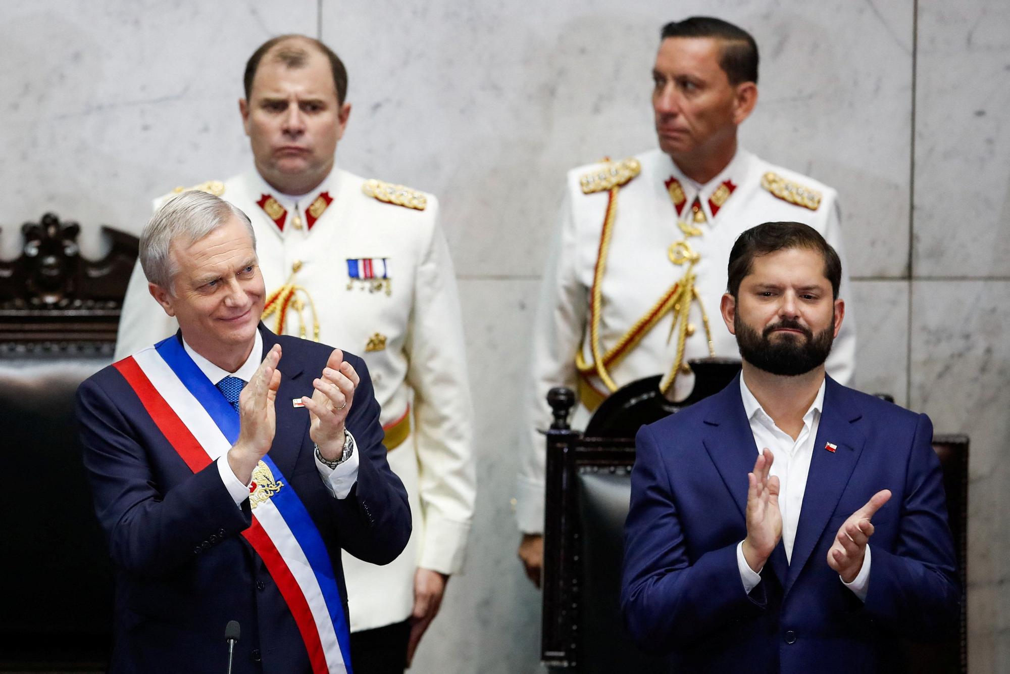 Şili'de Aşırı Sağın Yükselişi: José Antonio Kast'ın Pinochet Mirası ve Başkanlık Yarışı