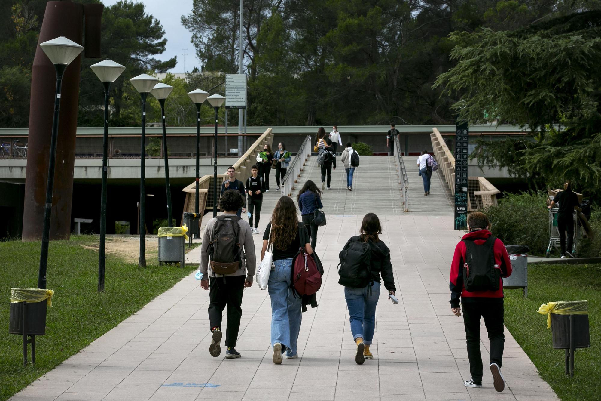 Barselona Üniversitelerinde Alarm Zilleri: Her 10 Öğrenciden 4'ü Derslere Katılmıyor