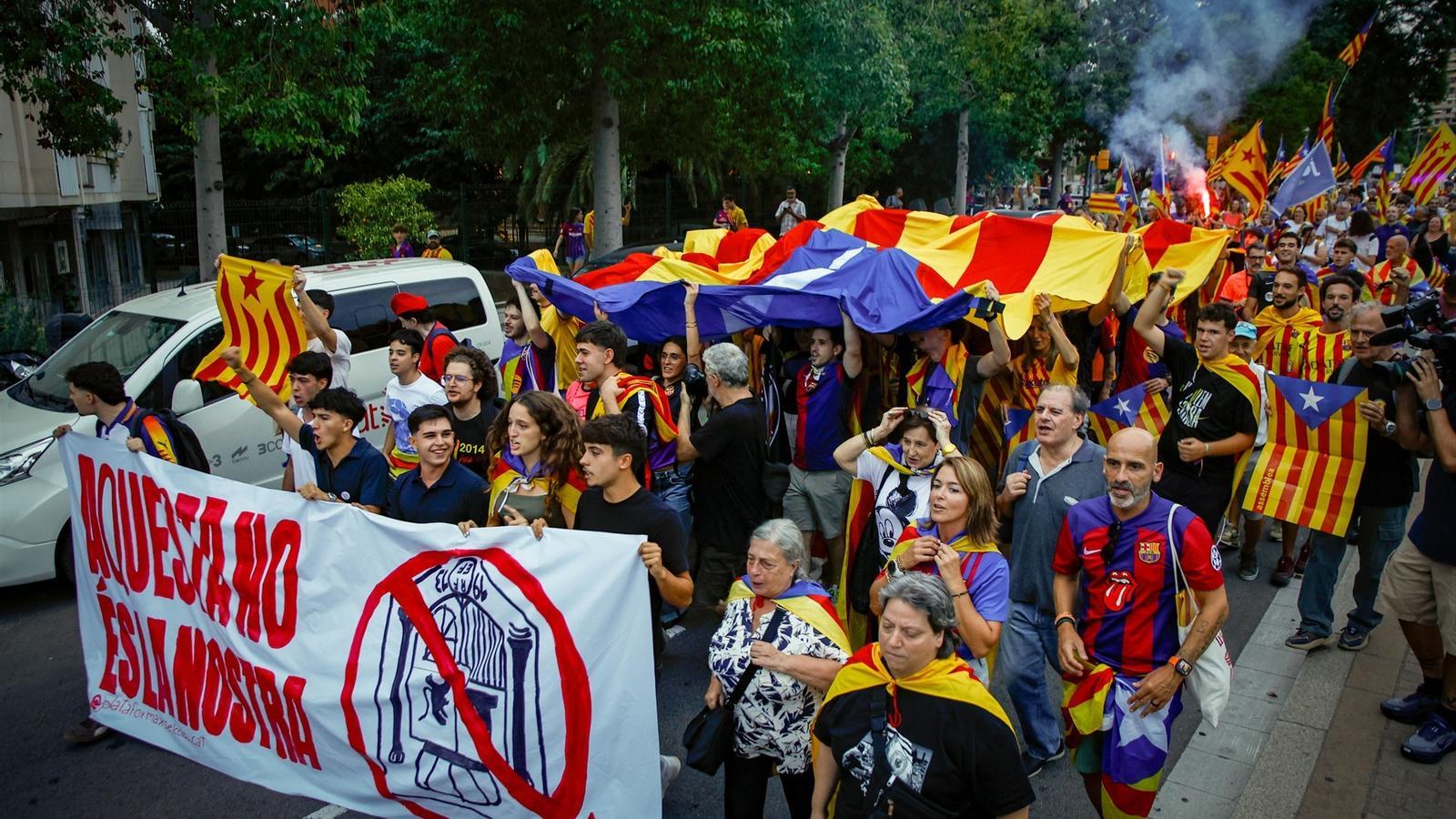 Barselona: Protesto Kültürünün Kalbi mi? Katalanların Sokağa Çıkma Tutkusu