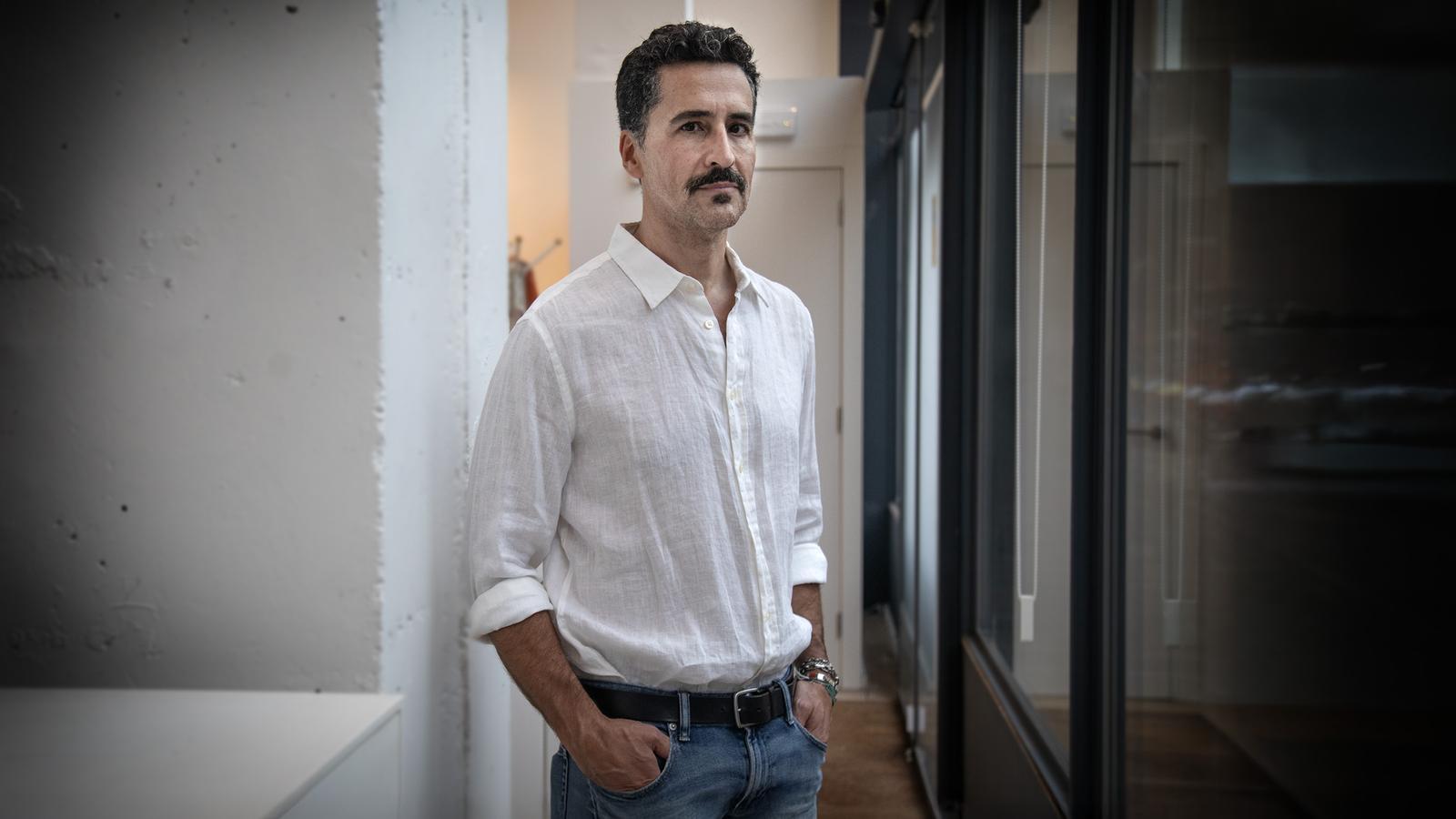 Çekici İnsanlar Daha İyi İşlere mi Sahip, Daha Çok mu Kazanıyor ve Daha Az mı Ceza Alıyor?