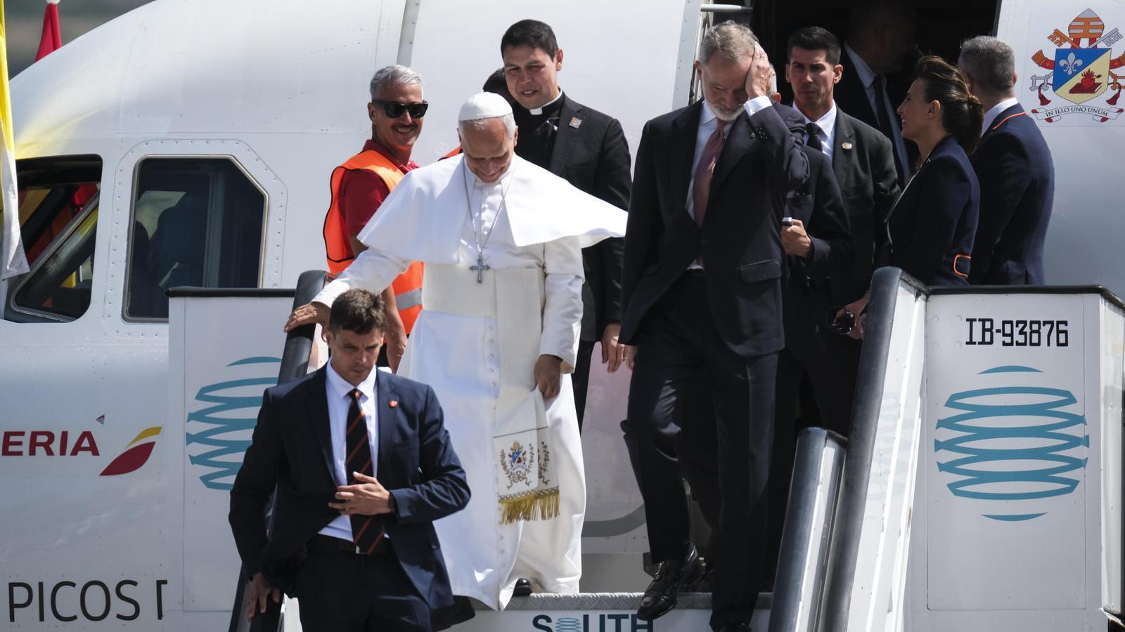 Papa Franciscus'un Roma Uçuşu Teknik Arıza Nedeniyle Gecikti: Tenerife'deki Misyonu