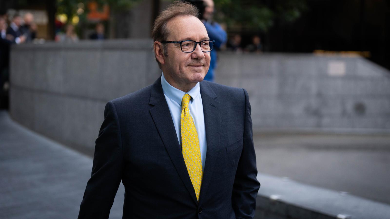 Torrente Presidente: İspanyol Sinemasının Cesur Siyasi Taşlaması Sahneye Çıktı