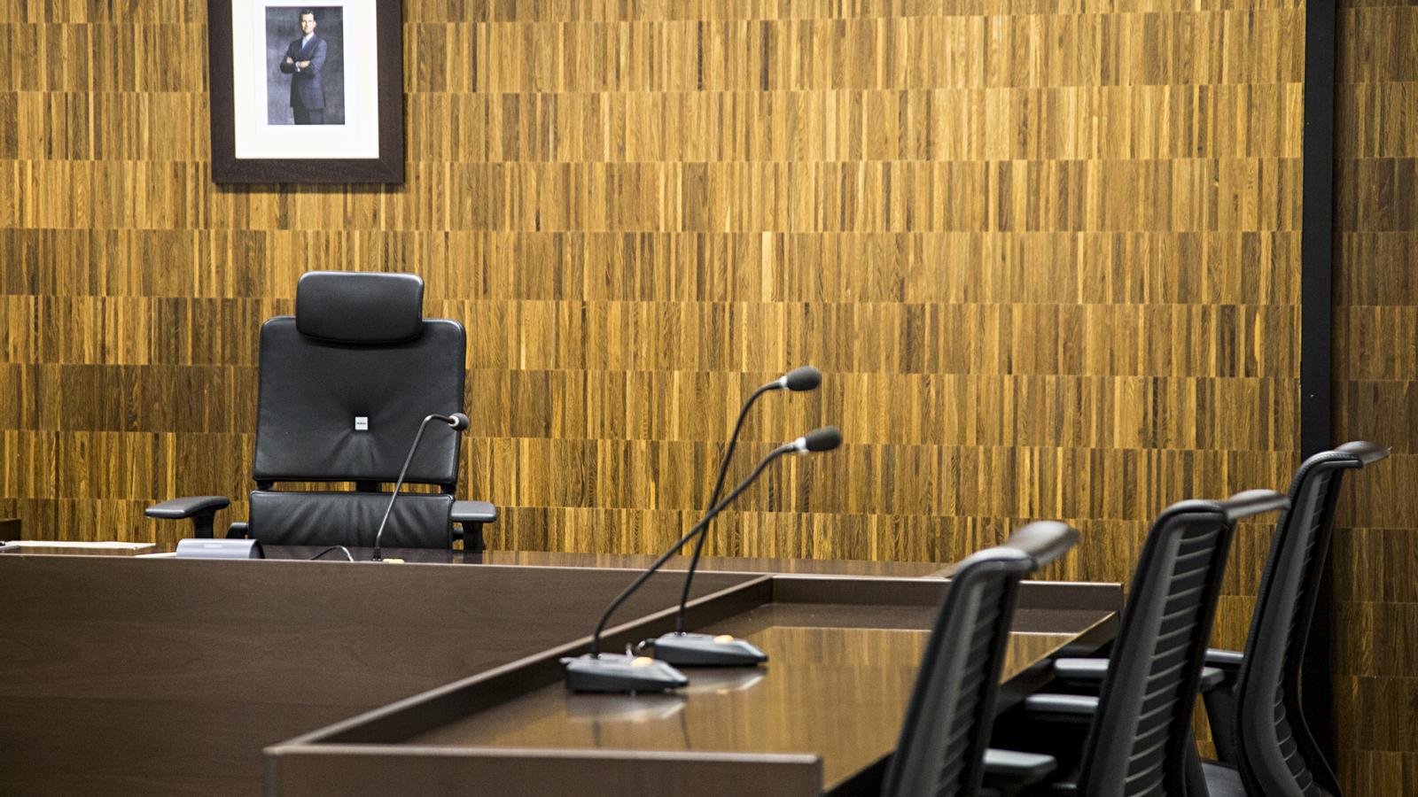 İspanya'da Çocuk İstismarı Soruşturmalarında Yetki Karmaşası: Yargı ve Savcılık