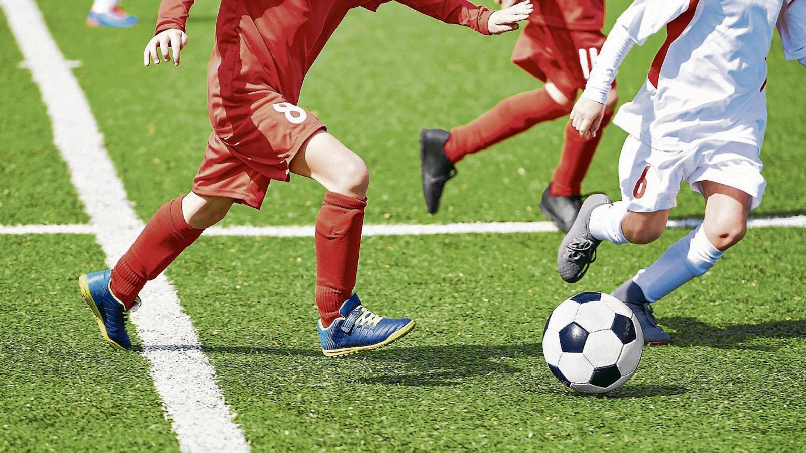 Valensiya'da Skandal: Futbol Kulübünde Reşit Olmayanların Kutlamasında Erotik Gösteri