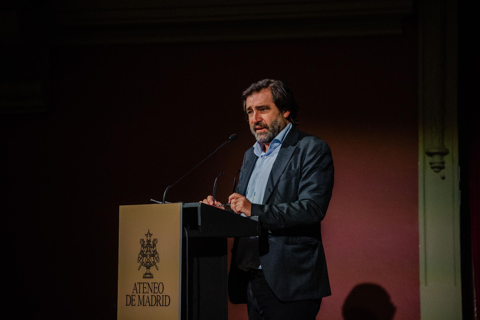 Zapatero'nun Savunucusu Luis Arroyo: Rubiales Bağlantısı ve İspanya Siyaseti