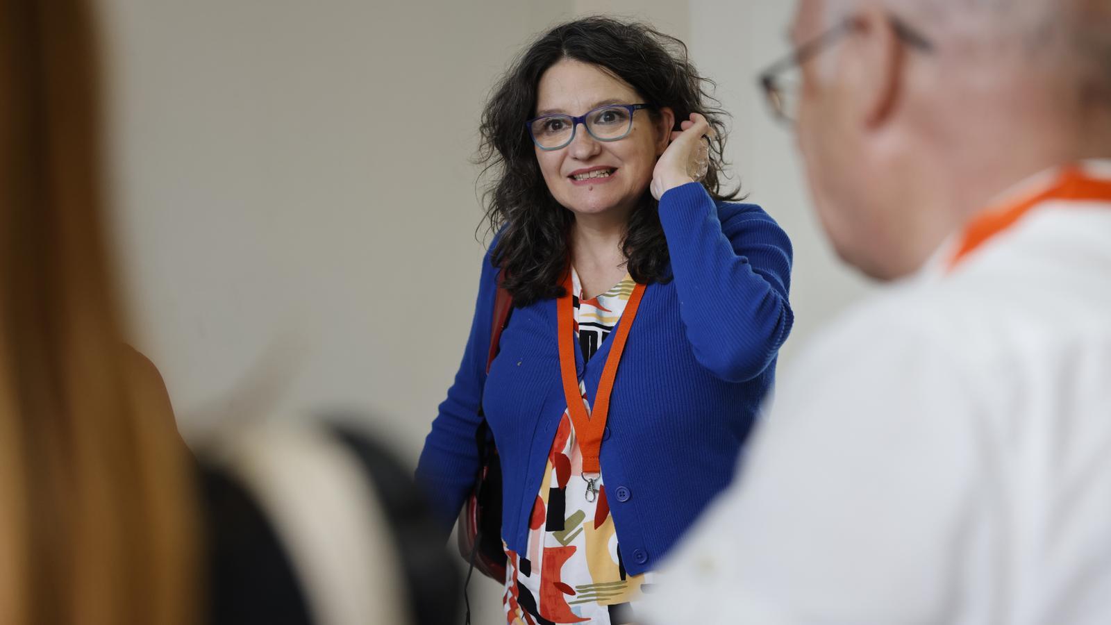 Mónica Oltra'nın Siyasi Dönüşü: València Belediye Başkanlığı Yarışı Kızışıyor