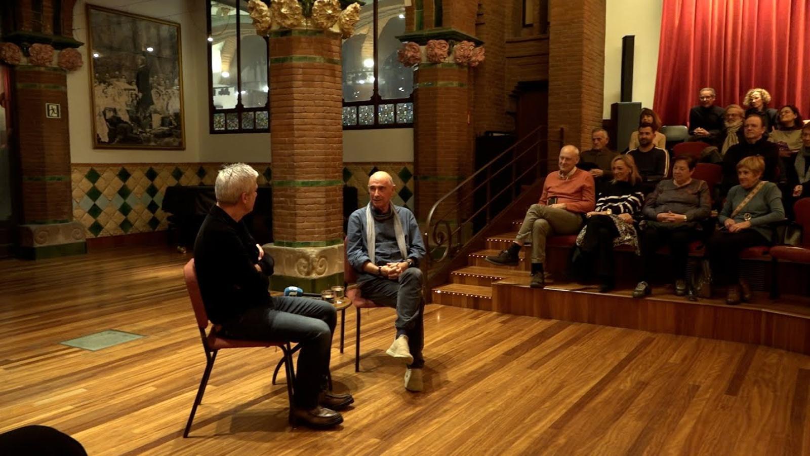 Lluís Llach'tan Franco Sonrası Katalonya'nın Nabzını Tutan Anılar: Serrat ve Dil