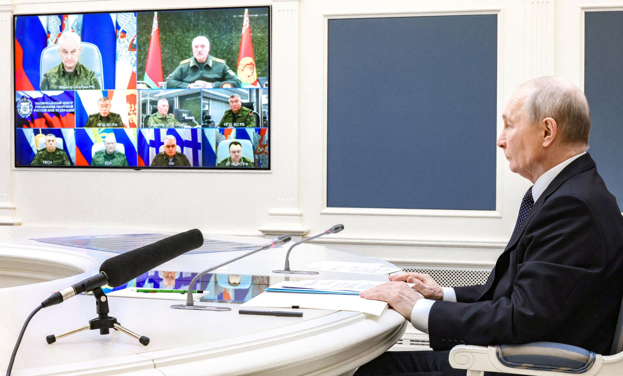 Putin ve Lukaşenko'dan Nükleer Gövde Gösterisi: 'Ortak Vatanı Savunmaya Hazırız' Mesajı