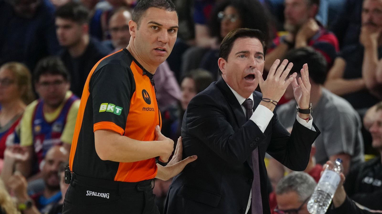 Xavi Pascual'dan Barcelona'da Şok Çıkış: 'Sorumlusu Benim, Sezon Sonu Konuşuruz!'