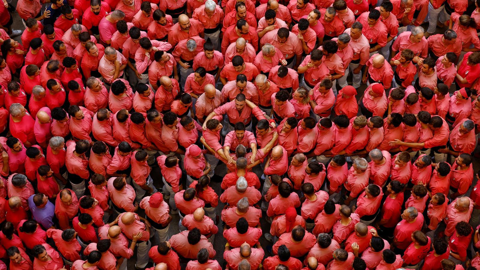 Katalan İnsan Kuleleri Castells: Gelenek ve Duyguların Ötesindeki Bilimsel Sır