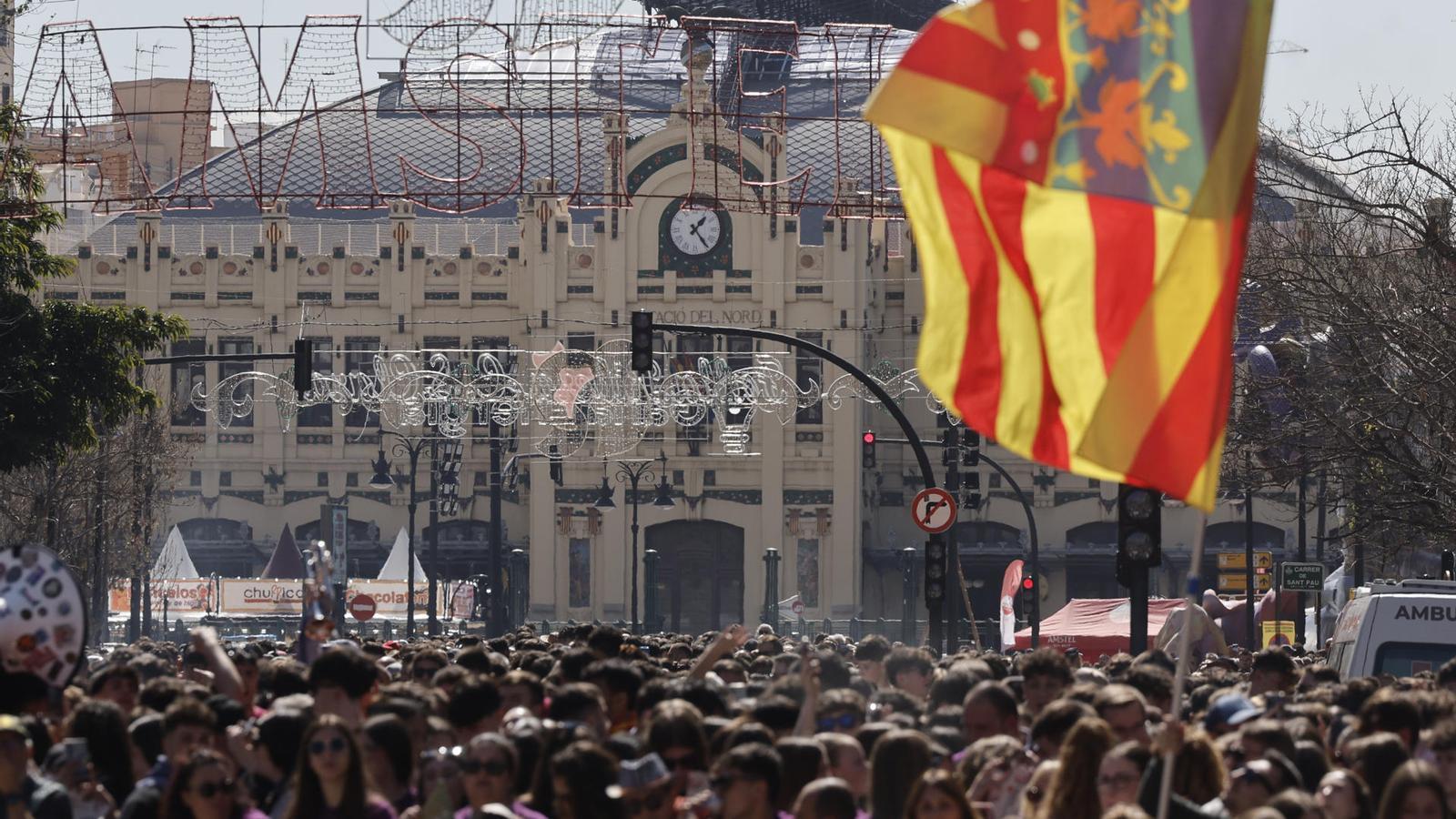 València Falles Festivali: Mascletà Saatlerinde Tren Seferlerine Kısıtlama