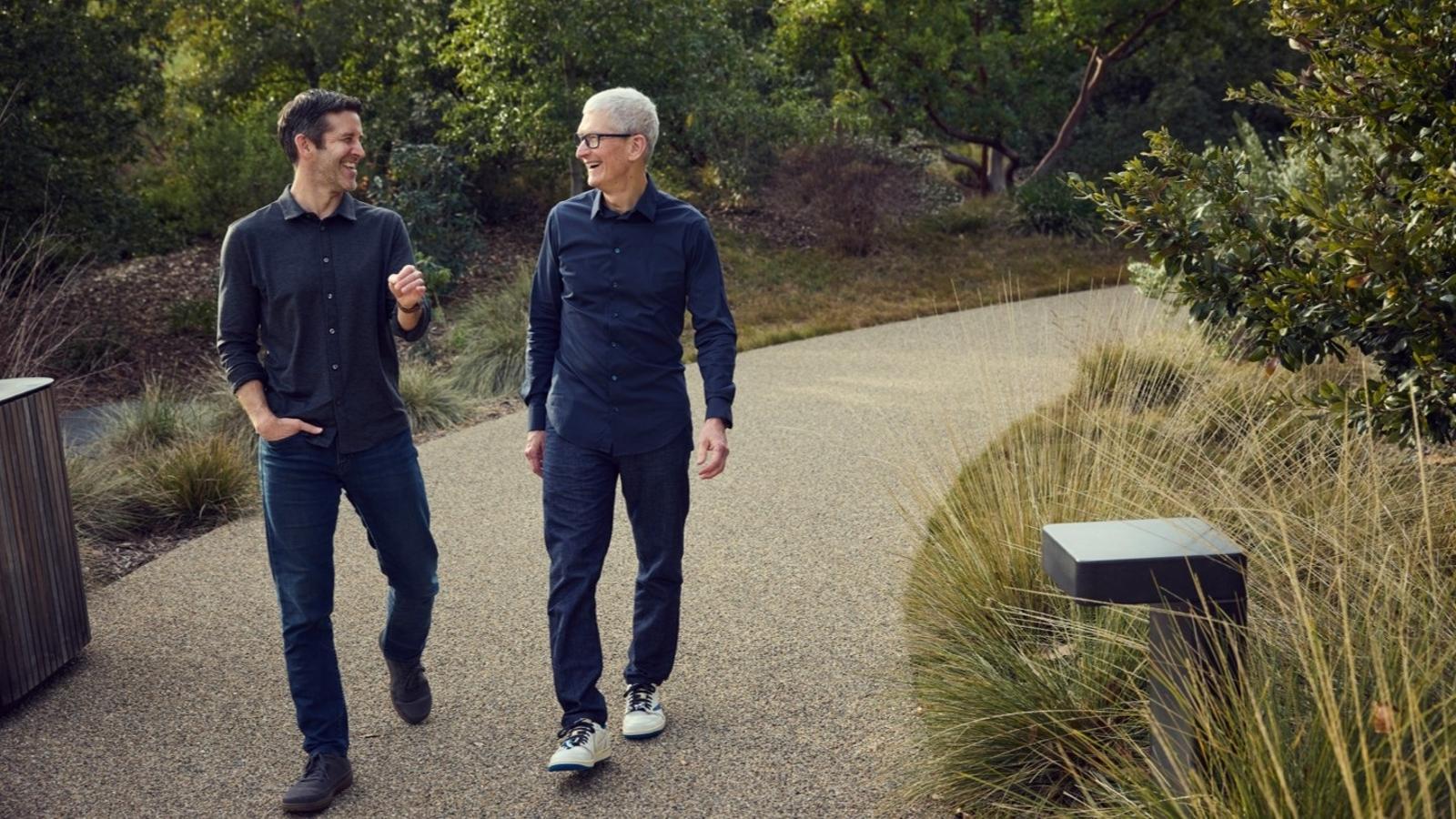 Apple'da Yeni Dönem: Tim Cook Yapay Zeka Çağı İçin Direksiyonu John Ternus'a Bırakıyor