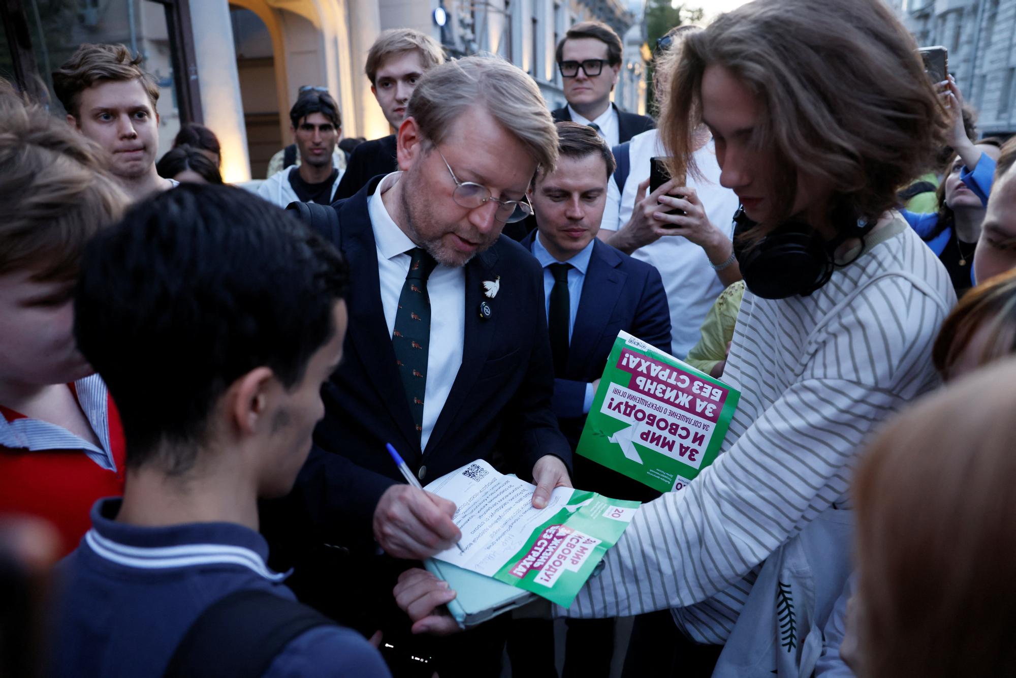 Rusya'da Liberal Sesler Susturuluyor: Yabloko Seçimlerden Men Edildi