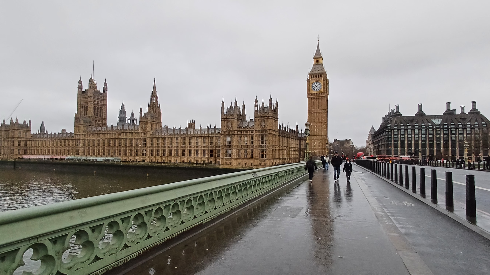 Kentlerin Kan Damarları: Barselona'dan Londra'ya Köprülerin Kritik Durumu