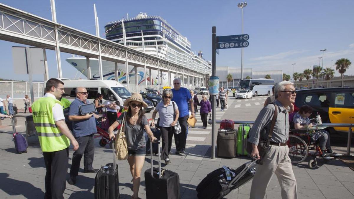 Barselona'da Kruvaziyer Turizmine Yeni Vergi Darbesi: Collboni ve Comuns Müzakere