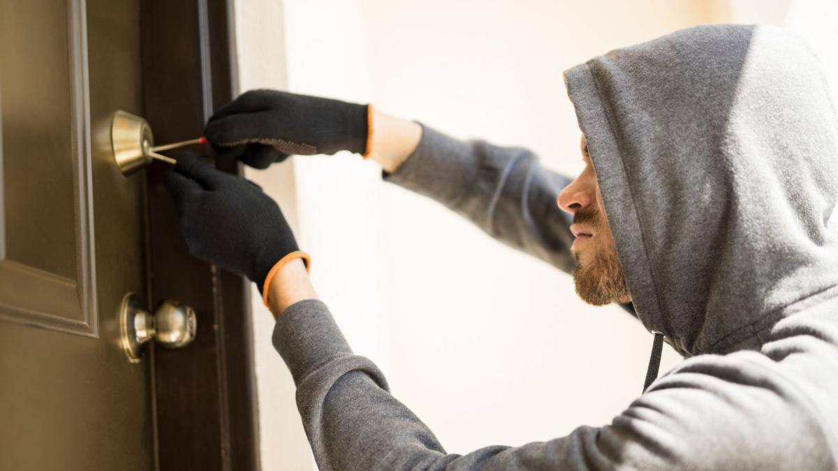 Baix Llobregat'ta Ev Soygunları Alarmı: Barselona Çevresindeki 16 Belediyede Artış