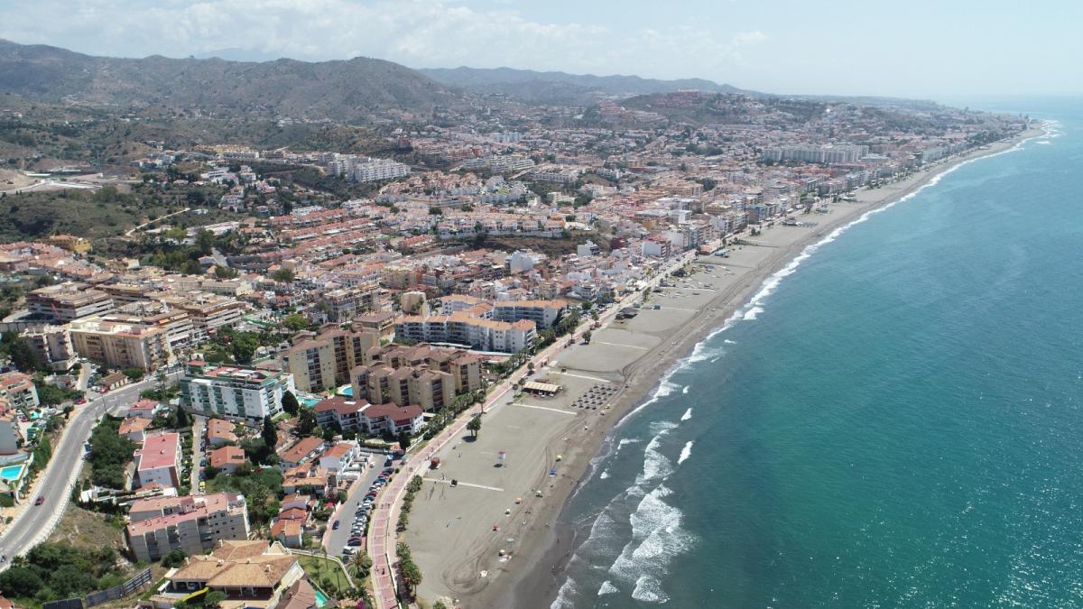 Málaga Sahilinde Trajik Ölüm: Rincón de la Victoria Plajında 50 Yaşlarında Bir Kadın