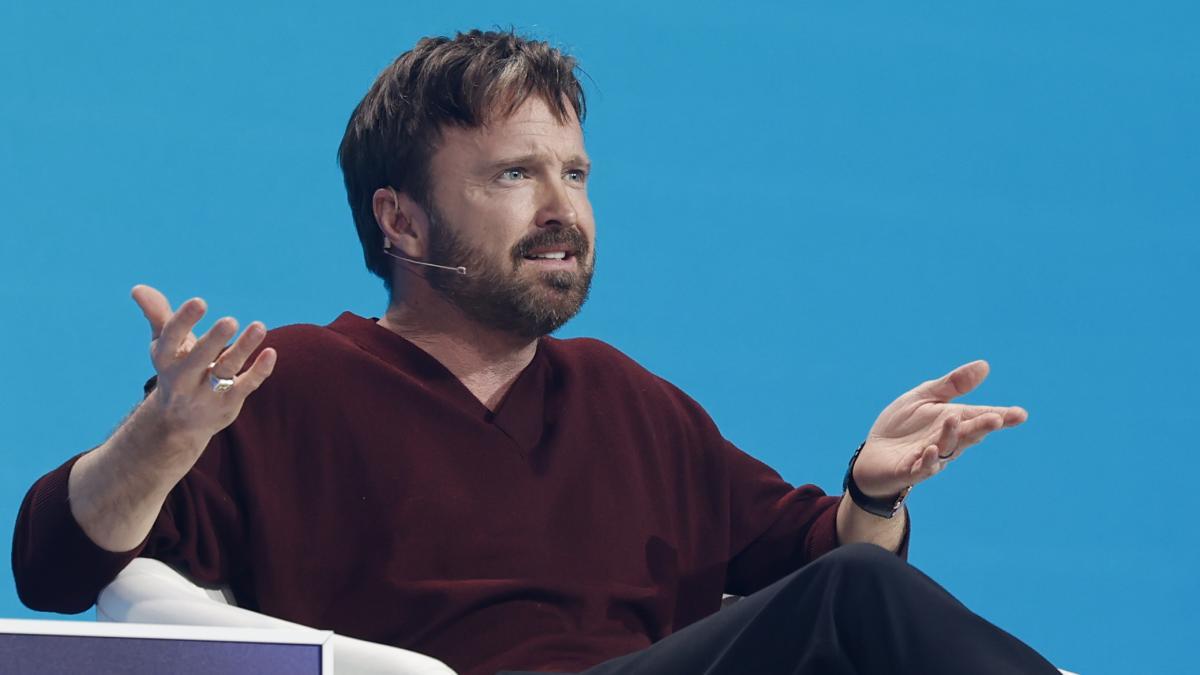 Aaron Paul'dan Akıllı Telefon Bağımlılığına Karşı Çarpıcı Çağrı: MWC'de Dikkat Çekti