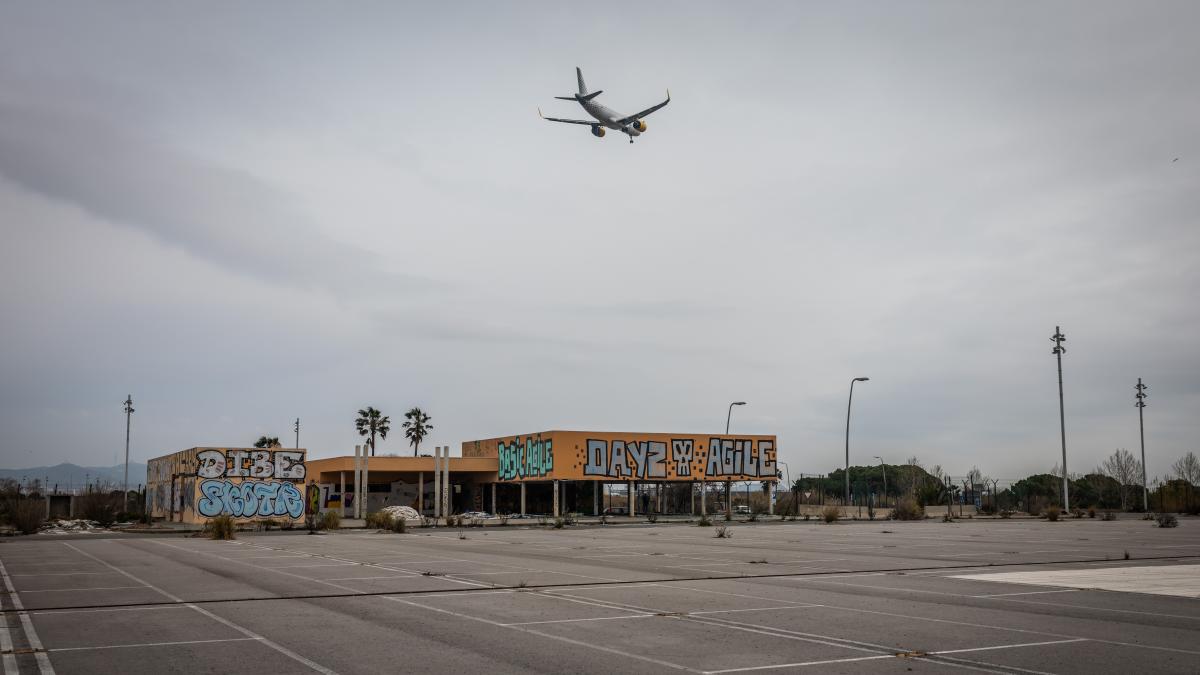 Barselona El Prat Havalimanı Çevresindeki Çevre Skandalı: AENA, Yasa Dışı Otoparkları