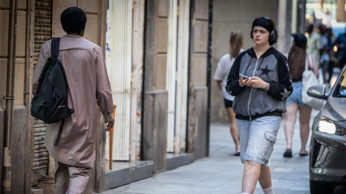 Barselona'da Yalnız Yaşayanların Yüzde 24'ü Yoksulluk Riski Altında