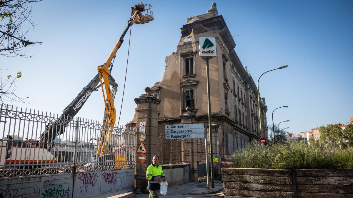 Barselona'nın Yüzyıllık Sagrera Yük İstasyonu Tarihe Karıştı: Bir Dönemin Sonu