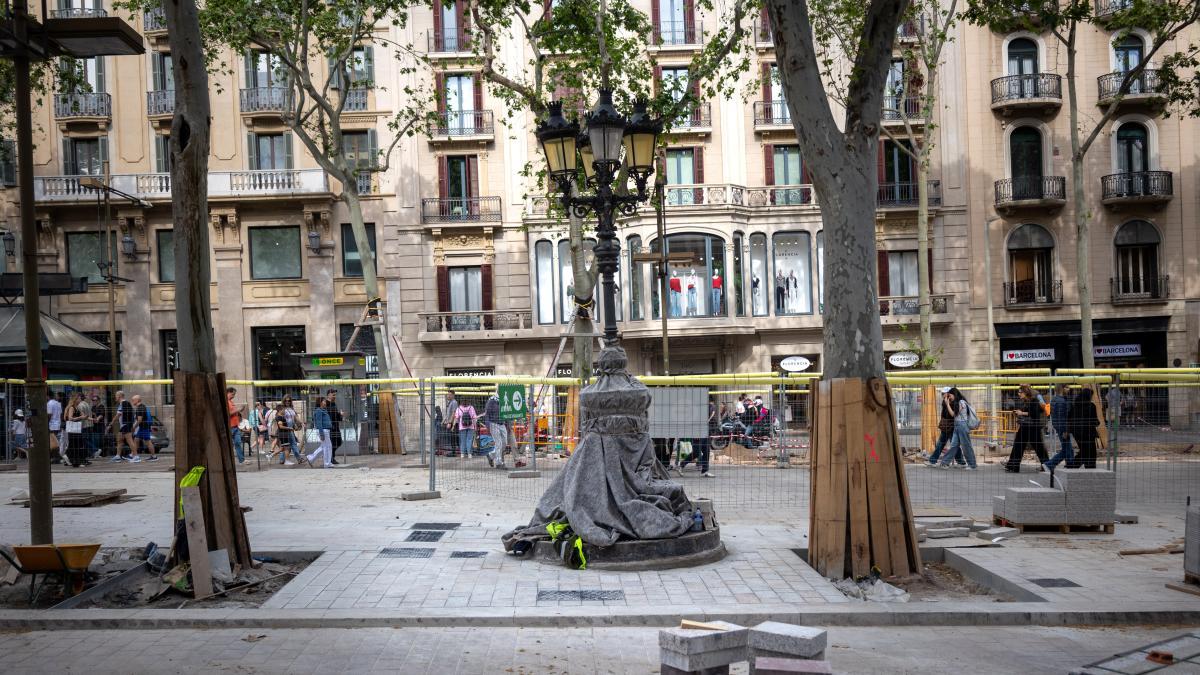 Barselona'nın Kalbi La Rambla'da Kapsamlı Dönüşüm: Geçmişin Gölgesinden Yeni Bir Kimliğe