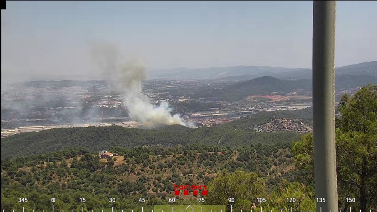 Barselona Yakınlarında Büyük Orman Yangını: Sant Andreu de la Barca'da Hava Destekli