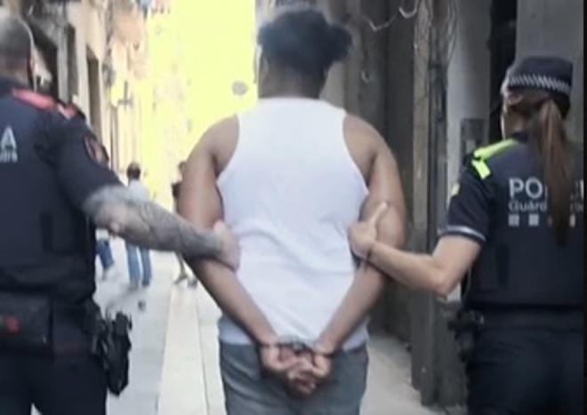 Barselona'da Mahalleliye Huzursuzluk Veren İki 'Narkopiso' Çökertildi