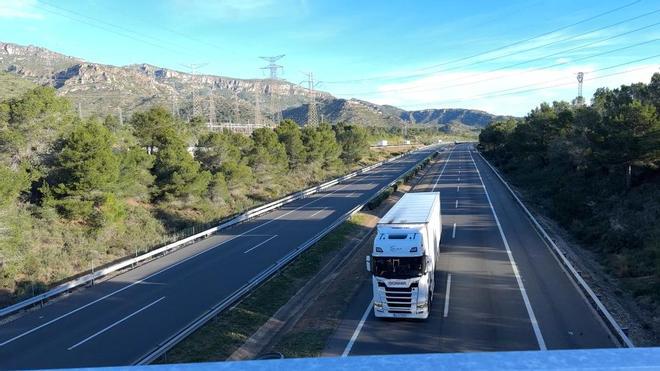 AP-7 Otoyolu'nda Çığır Açan Sistem: Tarragona'da Kamyon Trafiğine Göre Hız Ayarı
