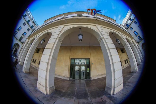 Alicante'de Şok Karar: Üvey Kızlarını On Yıl İstismar Eden Adama 22 Yıl Hapis