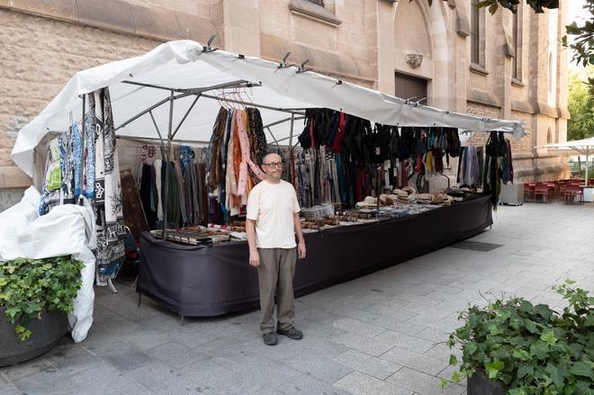 Sabadell'in 'Hippie Tezgahları'nın Son Temsilcisi Jordi Elias Emekli Oldu: Bir Dönem