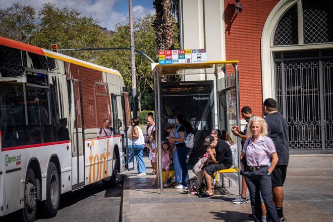 Benzin Fiyatları Uçuşa Geçti: Barselona'da Joana Gibi Binlerce Kişi Toplu Taşıma'ya
