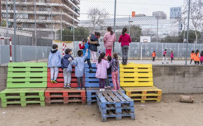 Barselona, Paskalya Tatilinde 17 Okul Bahçesini Halkın Ücretsiz Kullanımına Açıyor