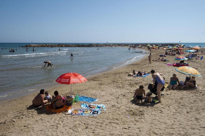 Cunit Plajı'nda Kırmızı Bayrağa Rağmen Denize Giren Yüzücü Hayatını Kaybetti